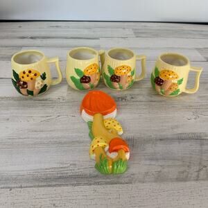 Arnels Vintage Mushroom Spoon Rest and 4 Mugs MCM 60’s Orange Cute Whimsical